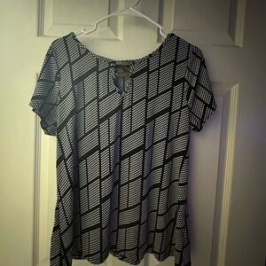 Black and White Geometric Women's Top
